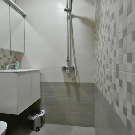 Panoramic Terrace View In Center *