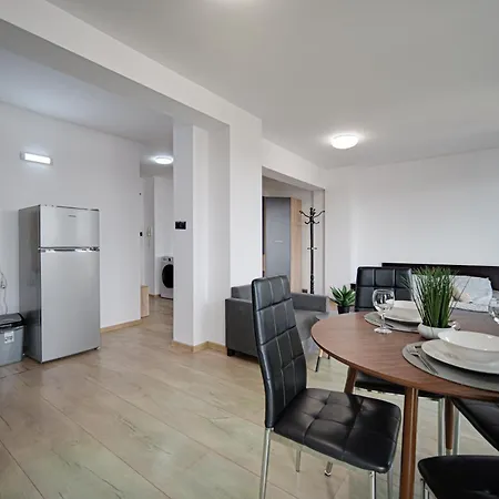 Panoramic Terrace View In Center *